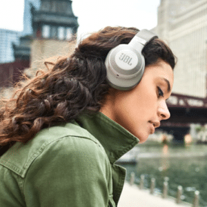 JBL E65BT NC Zwart